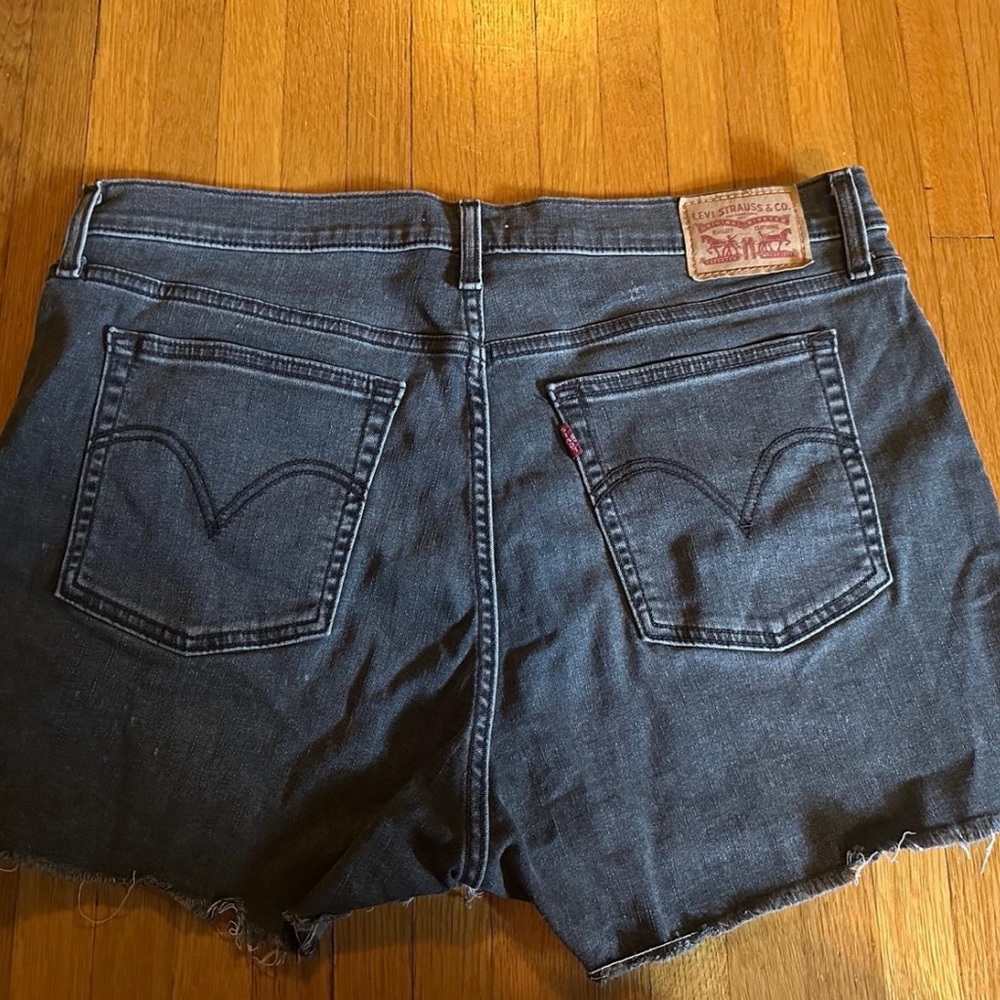 Levi’s Black Distressed High Rise Shorts, Size 34